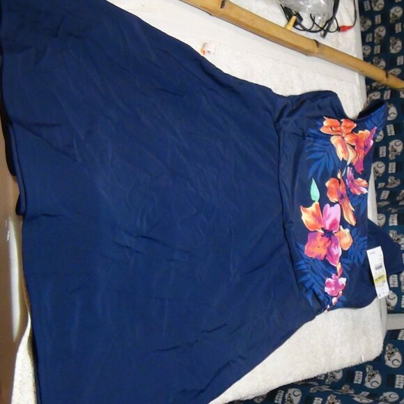 Lands' End Women's Surplice Swim Dress One Piece Swimsuit Tummy Control M 10-12 - Picture 8 of 16